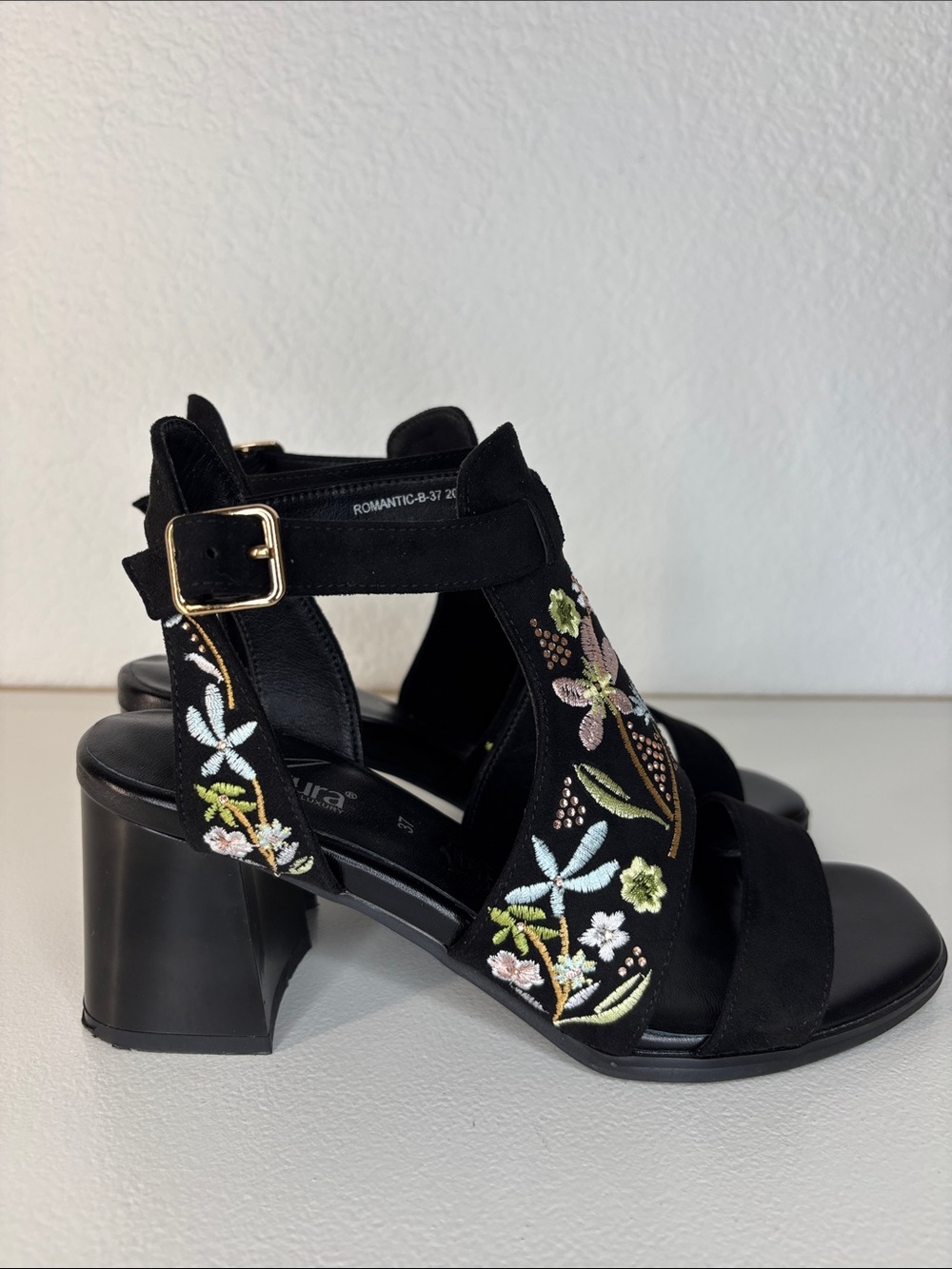 AZURA Romantic Embroidered Black Chunky Heel Sandals with Floral Detail 37/6.5 - Picture 5 of 13